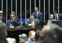 Dosimetria: Alcolumbre promulga lei que beneficia condenados pelo 8/1